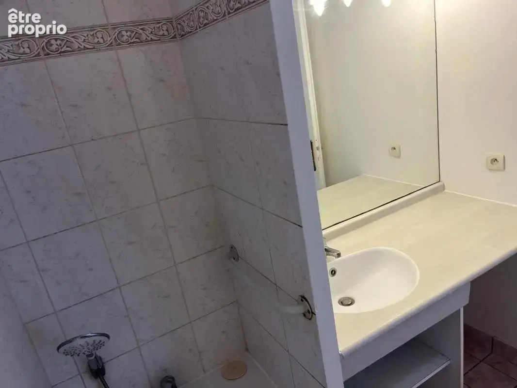 A vendre:  Charmant appartement de standing de 3 pièces 60m² à Saint-Denis - photo 11