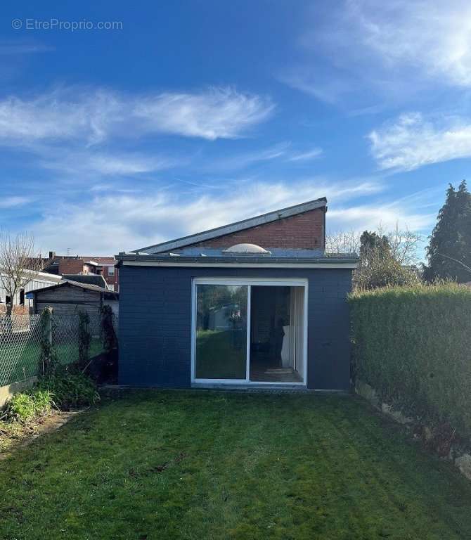 Parking à HALLENNES-LEZ-HAUBOURDIN