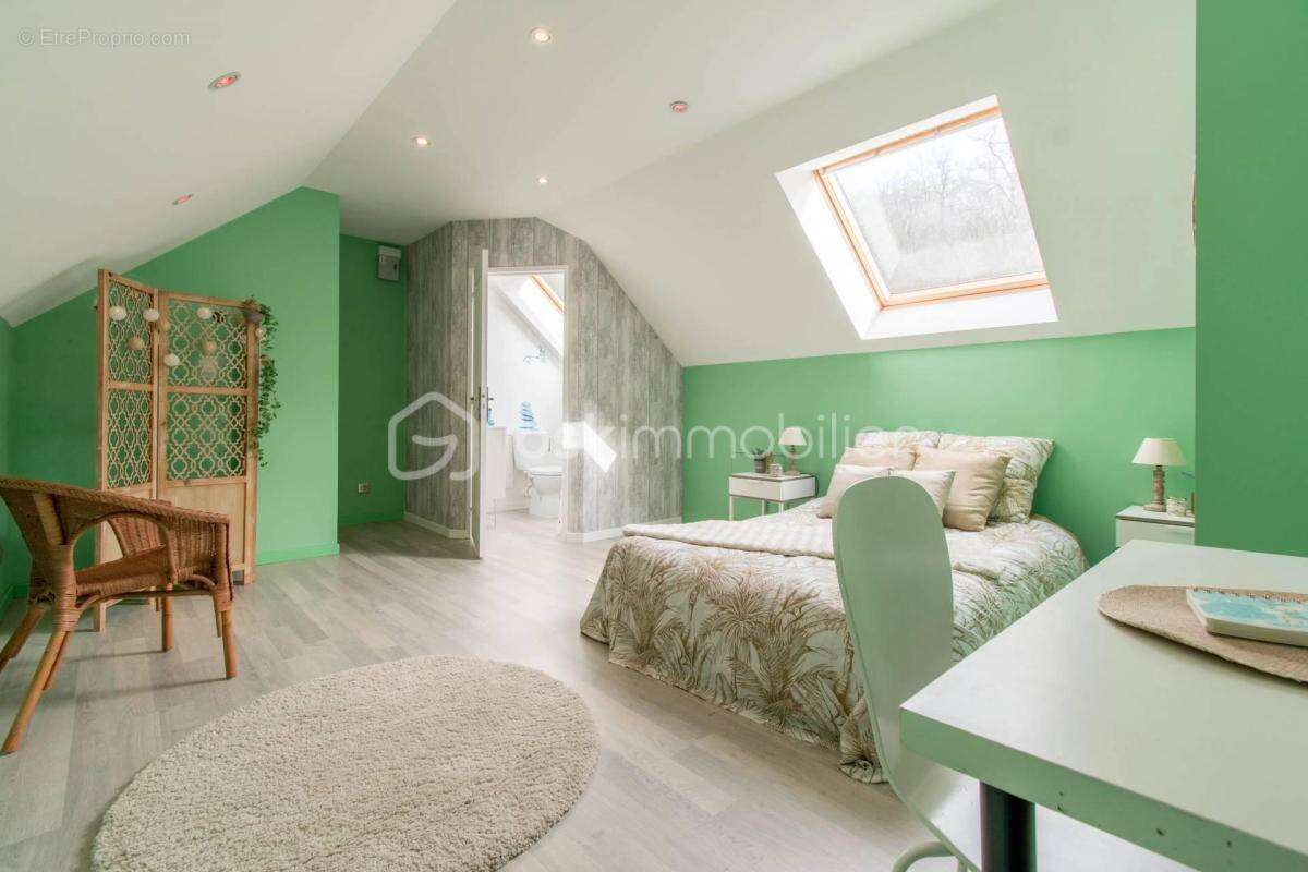 Grande maison familiale 205m2 avec 5 chambres – 2000m2 de terrain - photo 15