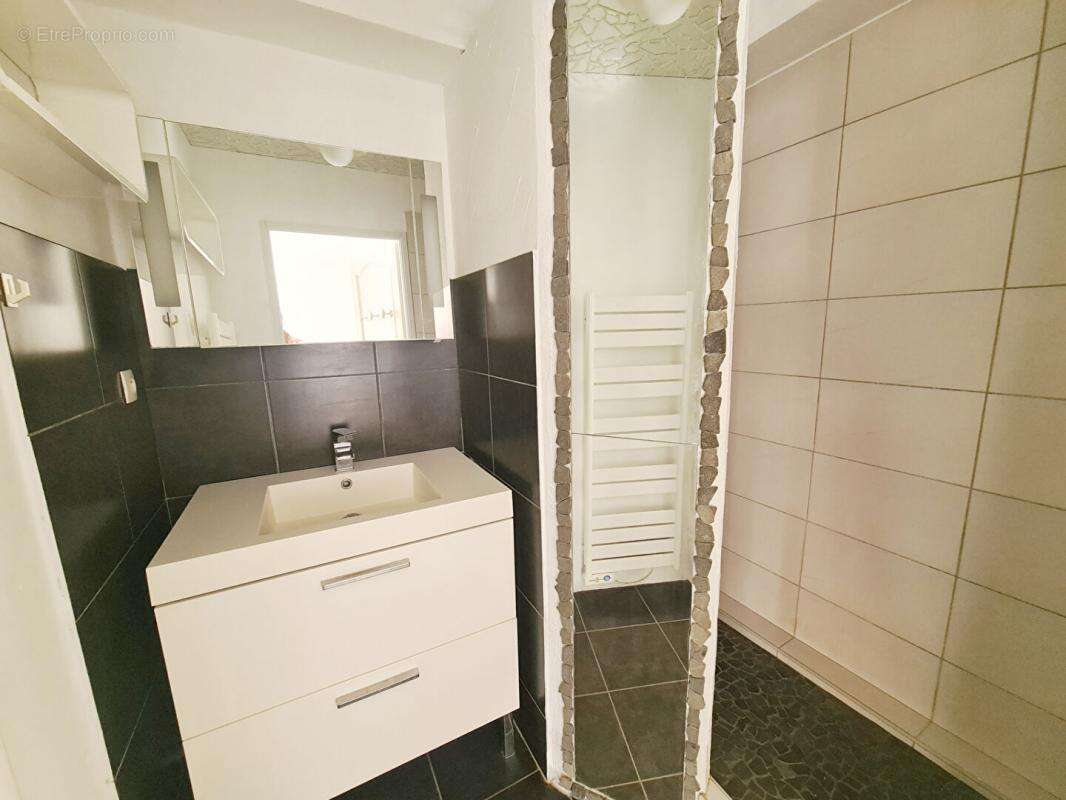 Appartement à SIX-FOURS-LES-PLAGES