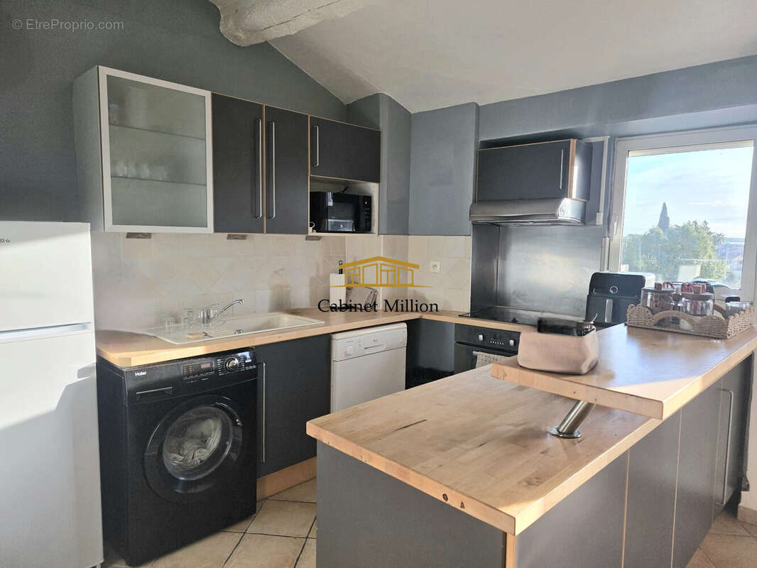 Appartement à VIC-LA-GARDIOLE
