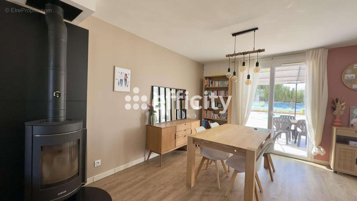 Maison à CHATEAUNEUF-LES-MARTIGUES