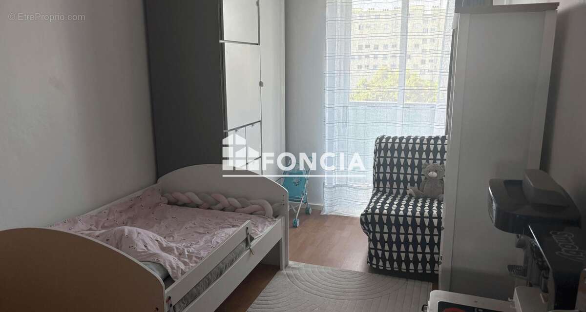 Appartement à FRESNES