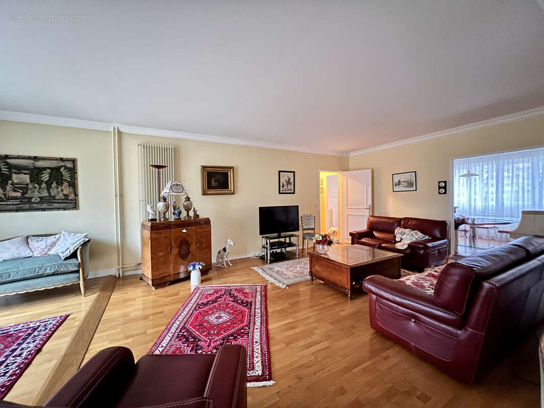 Appartement à VAUX-LE-PENIL