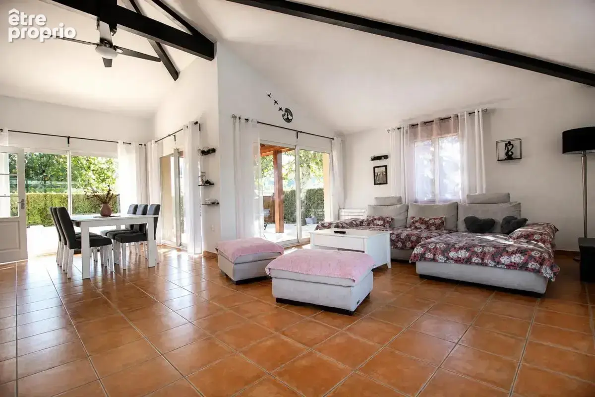 Maison de 6 pièces de 130 m² à Vallon-Pont-d'Arc - photo 16