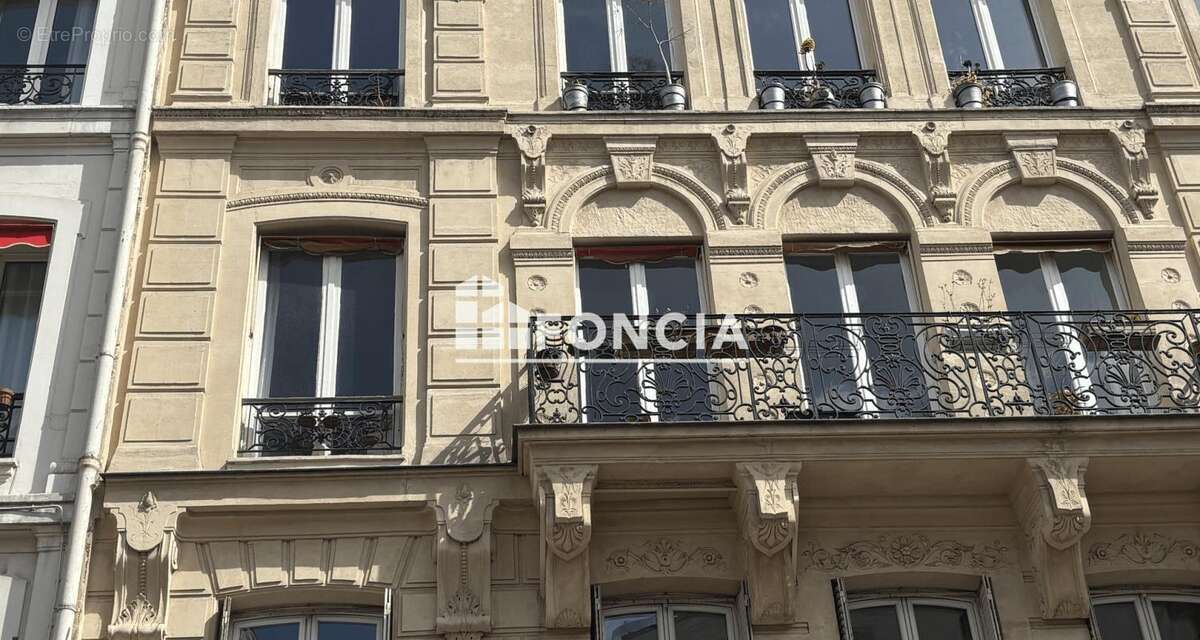 Appartement à PARIS-18E