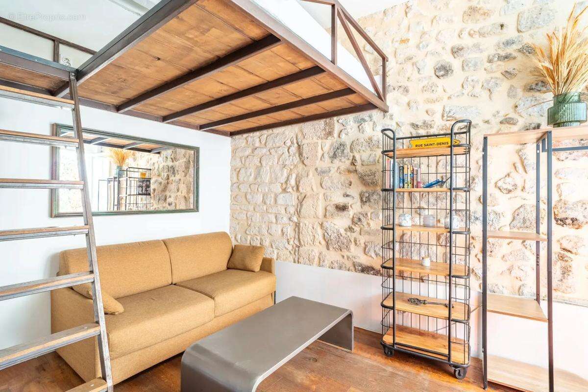 Appartement à PARIS-1E