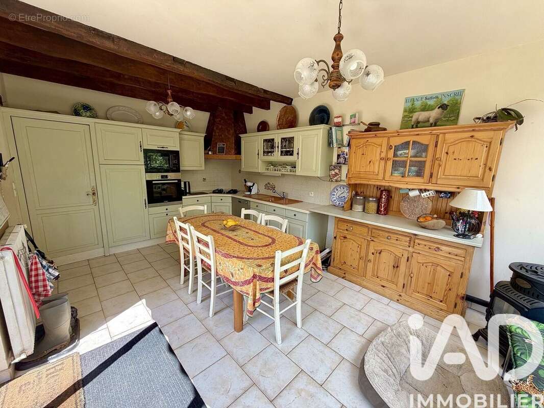 Maison 136 m² à Liglet  - photo 4