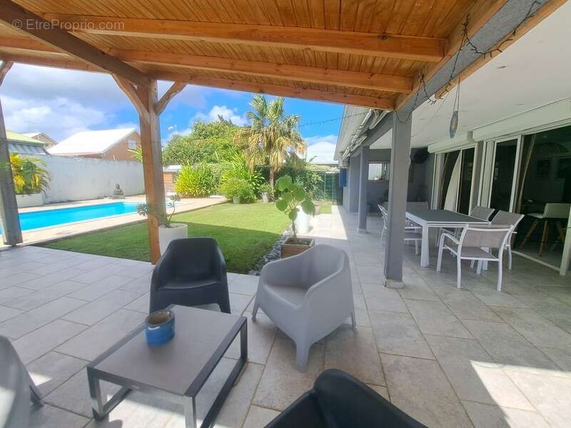 Maison à BAIE-MAHAULT