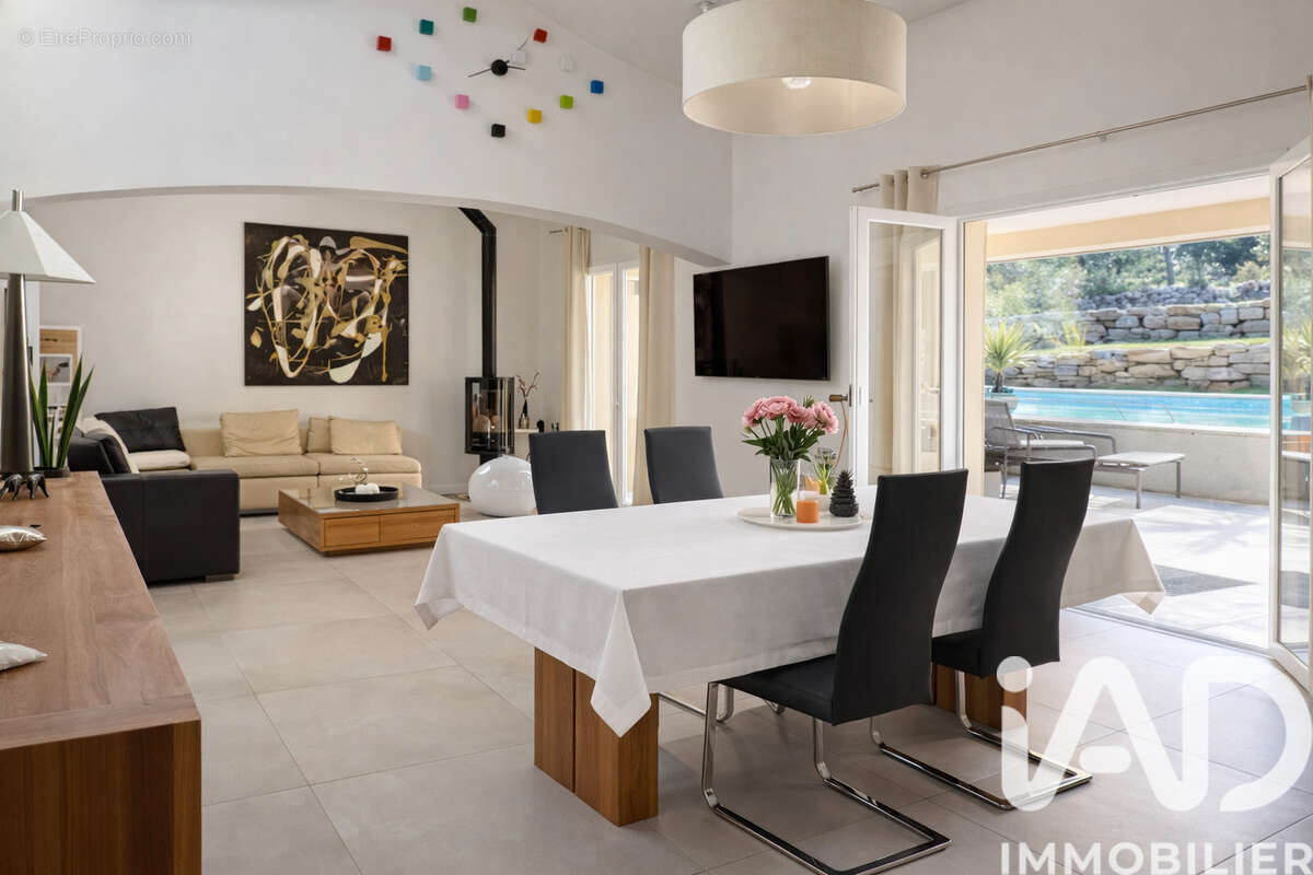 Photo 4 - Maison à CARQUEIRANNE