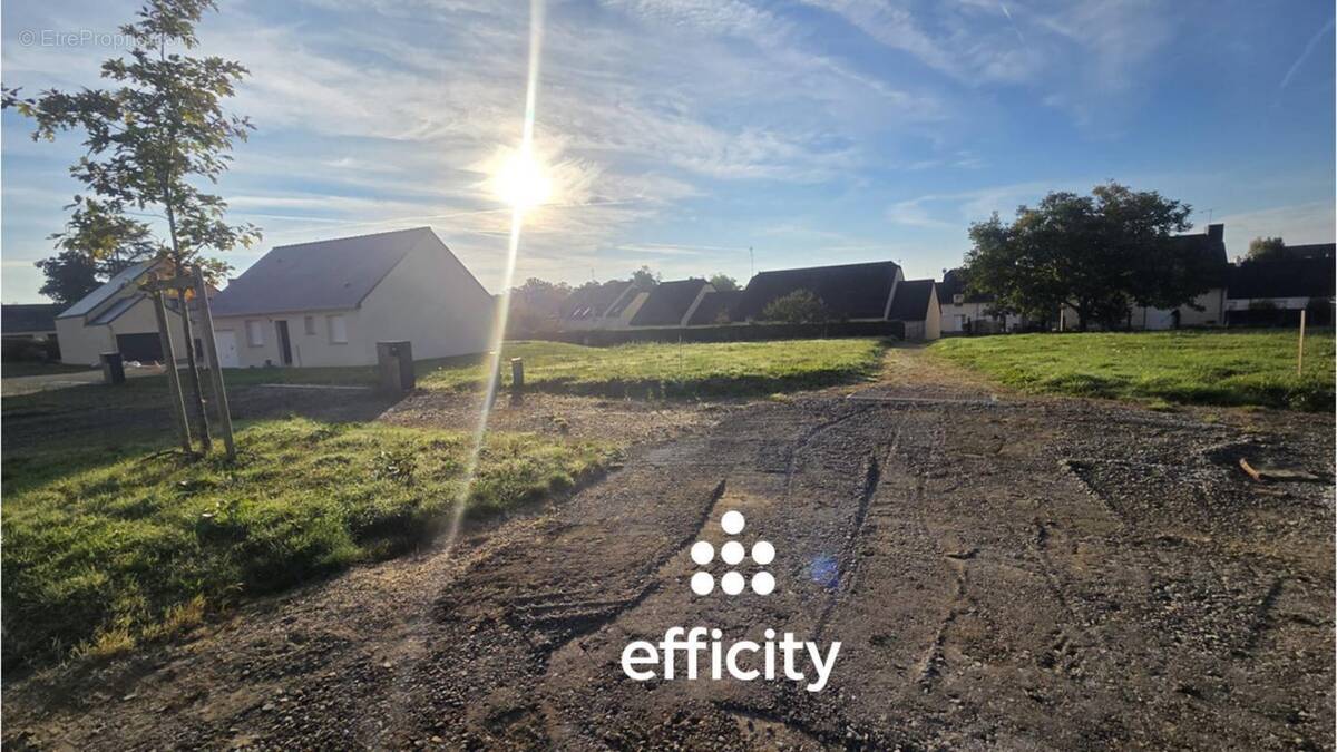 Terrain à MARCILLE-ROBERT