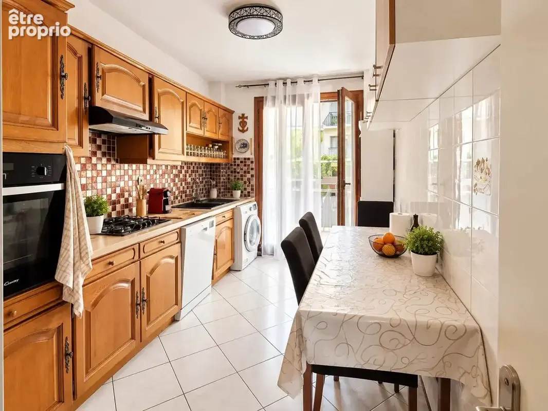 Appartement à MARSEILLE-3E