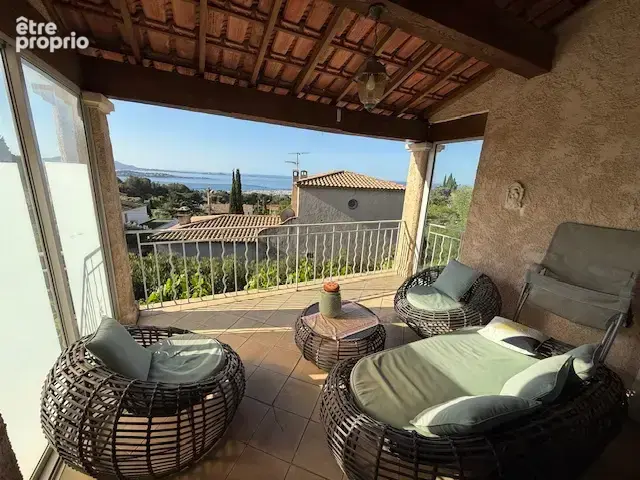 BANDOL quartier résidentiel très prisé vue mer agréable villa avec piscine - photo 4