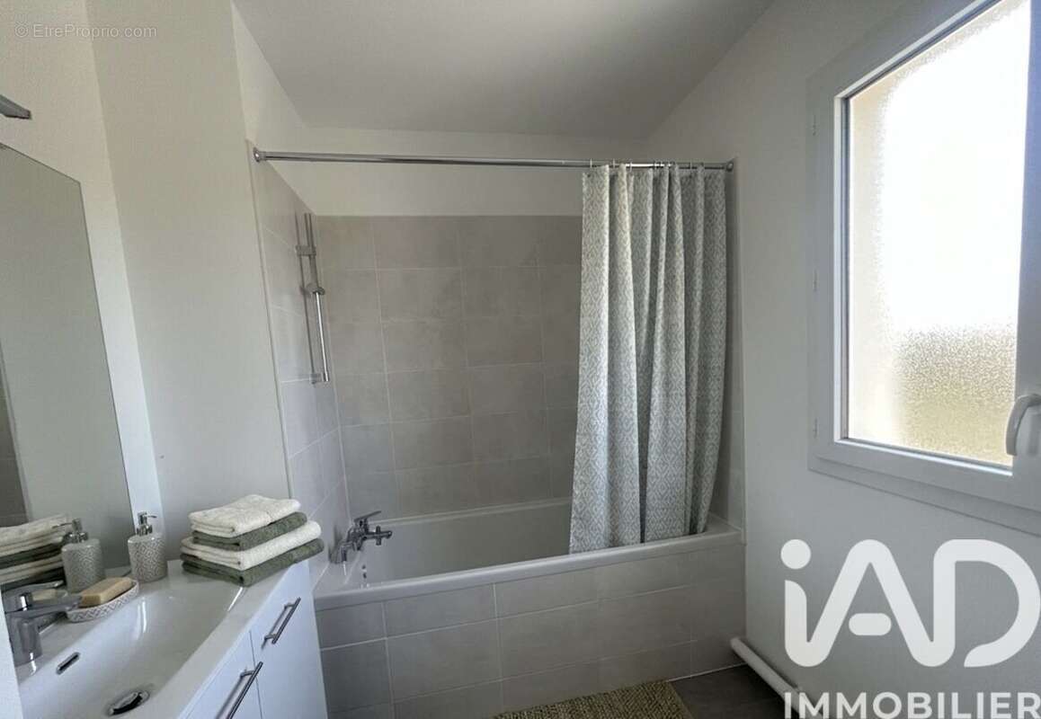 Maison 67 m² à Bassens  - photo 7