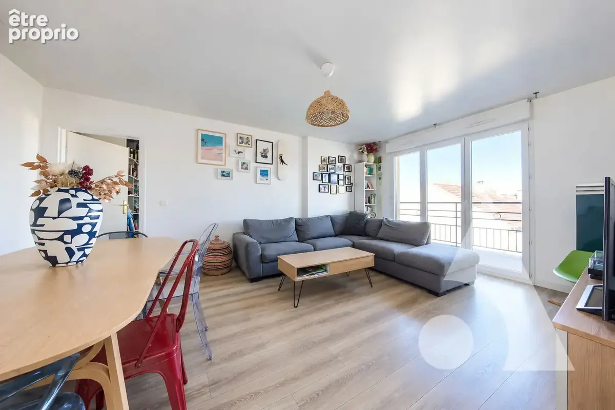 Appartement F3 avec terrasse - Le Clos de la Régale - photo 2