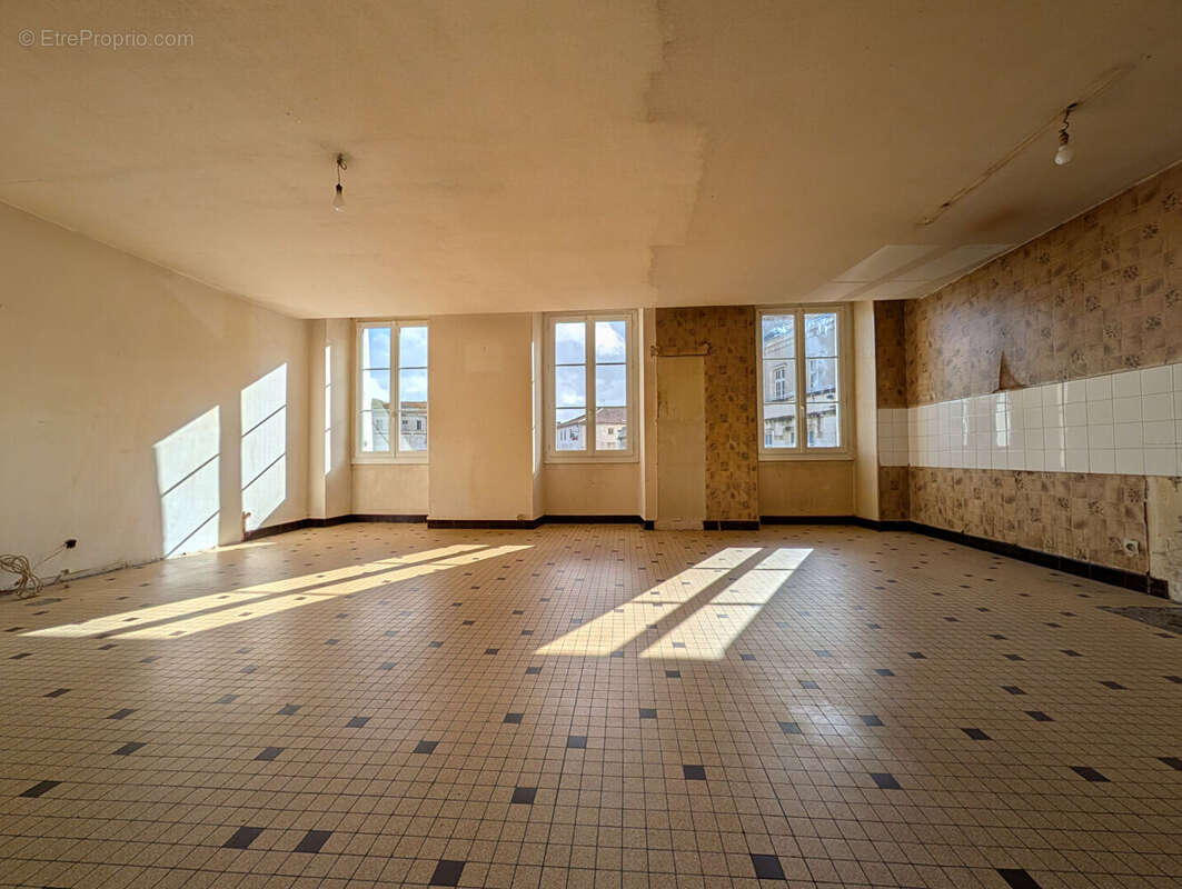 Appartement à LA MOTHE-SAINT-HERAY