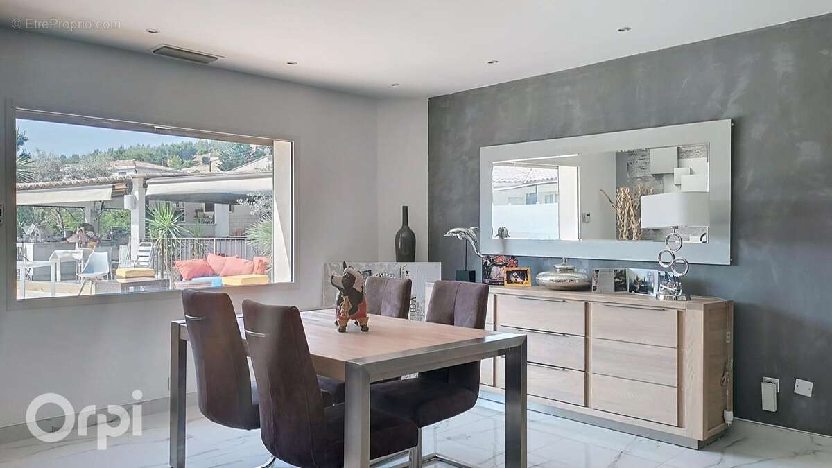 Maison à LA CADIERE-D'AZUR