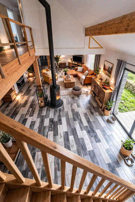 Maison à SAUVIAT-SUR-VIGE