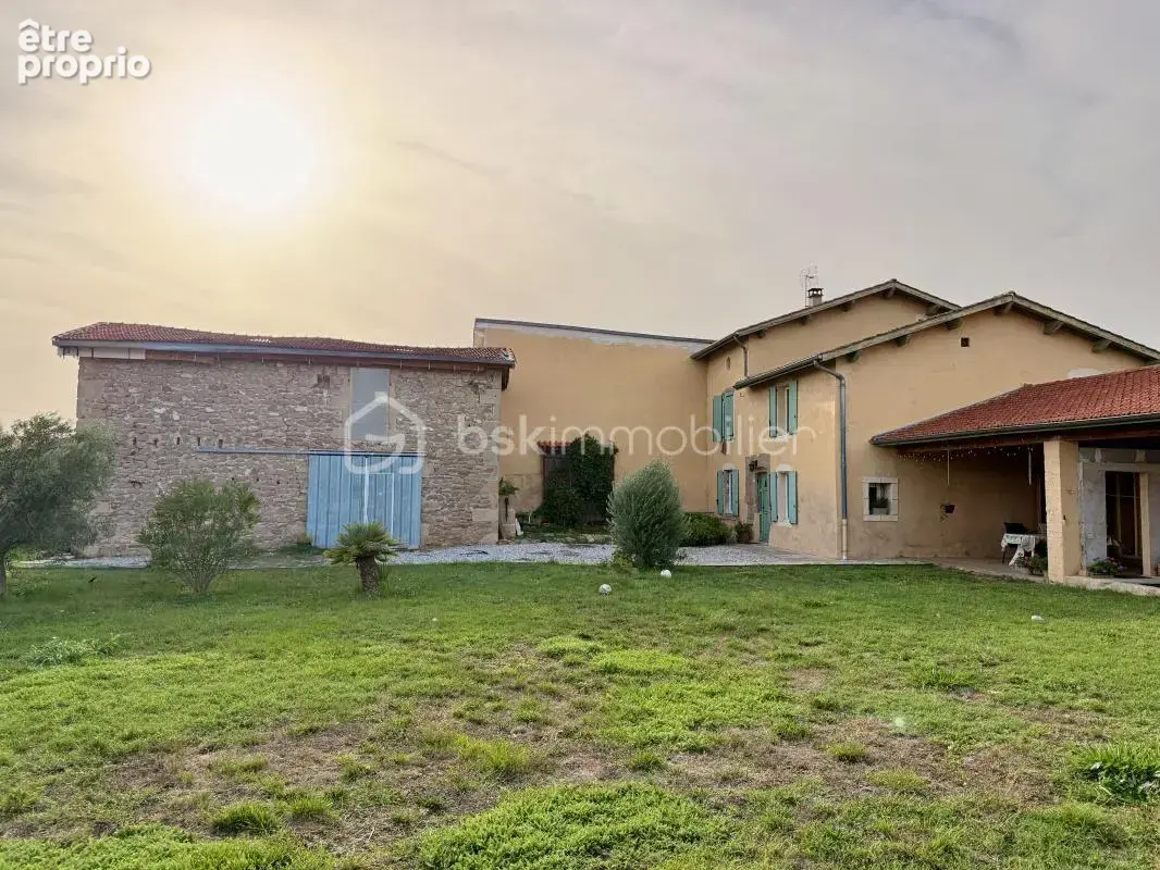 CLÉRIEUX – Maison 176 m² – 4 chambres – Terrain 4 740 m² – Piscine – Dépendances - photo 5
