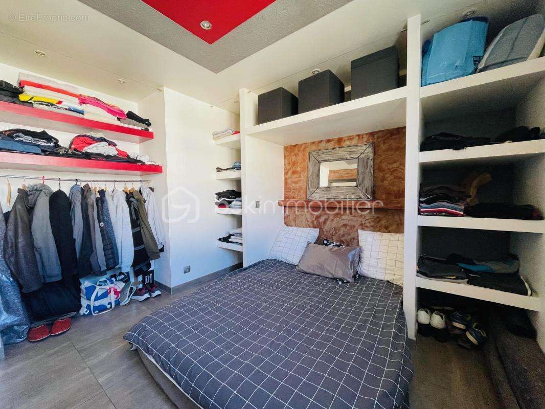 Appartement T2 rénové, résidence sécurisée, quartier en plein essor - photo 3