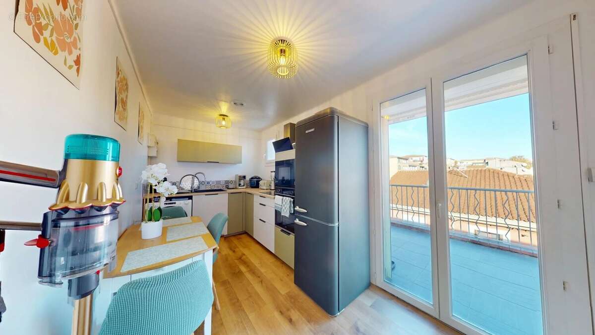 Appartement à PORT-DE-BOUC