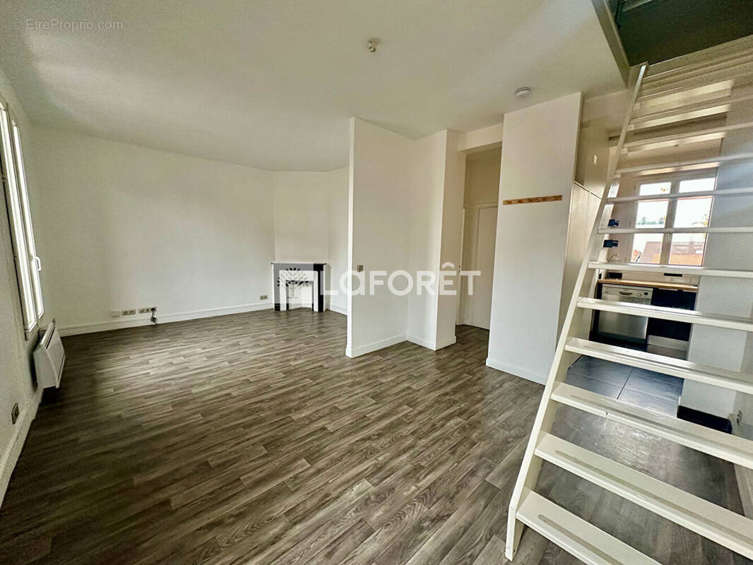 Appartement à LES PAVILLONS-SOUS-BOIS