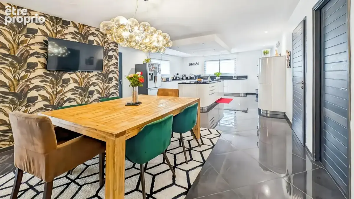 Grande maison de plain-pied avec garage et piscine - photo 8