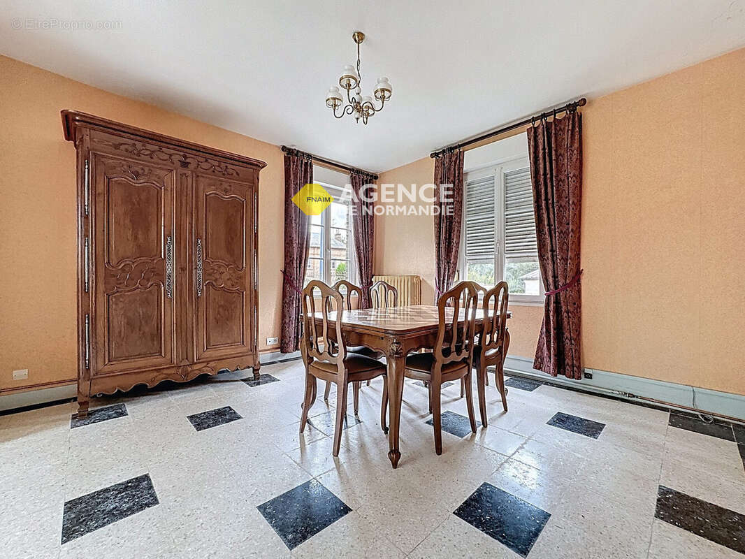 Maison à MONTREUIL-L'ARGILLE