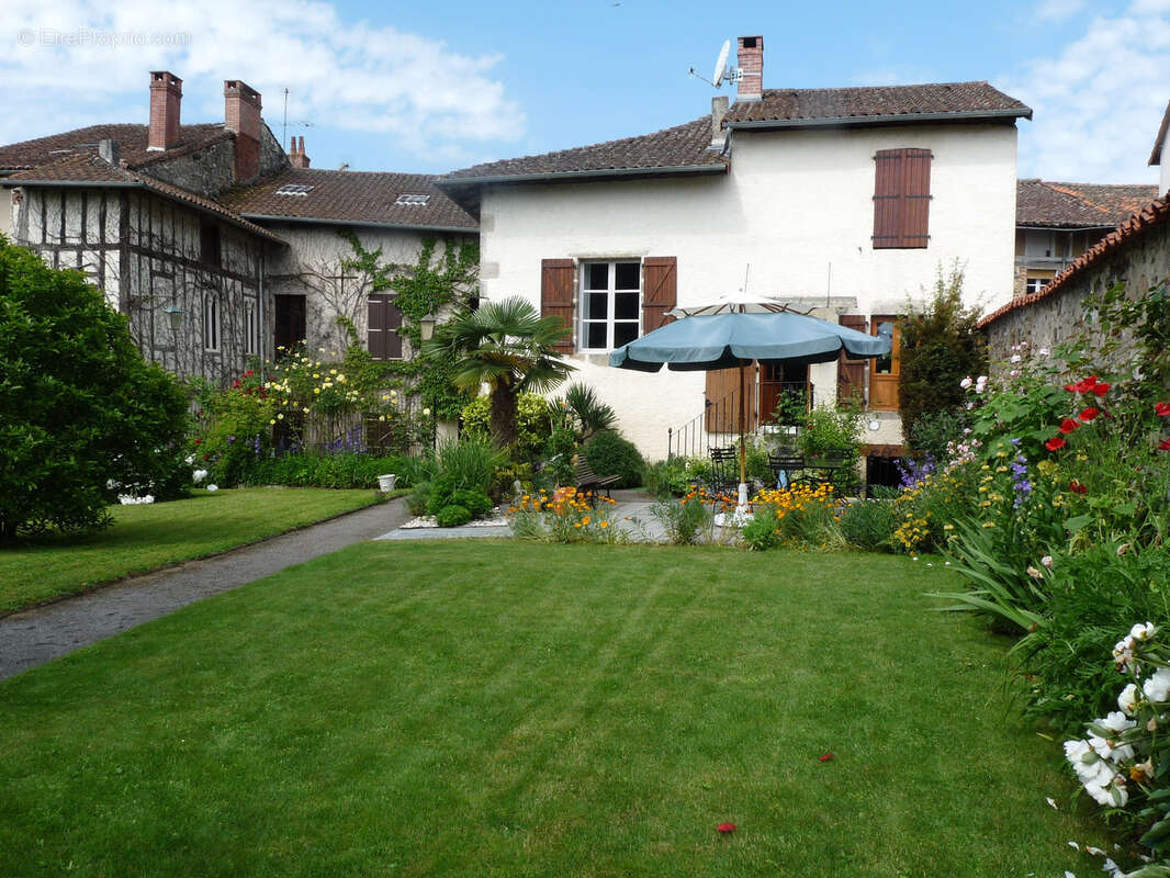 Maison à BELLAC