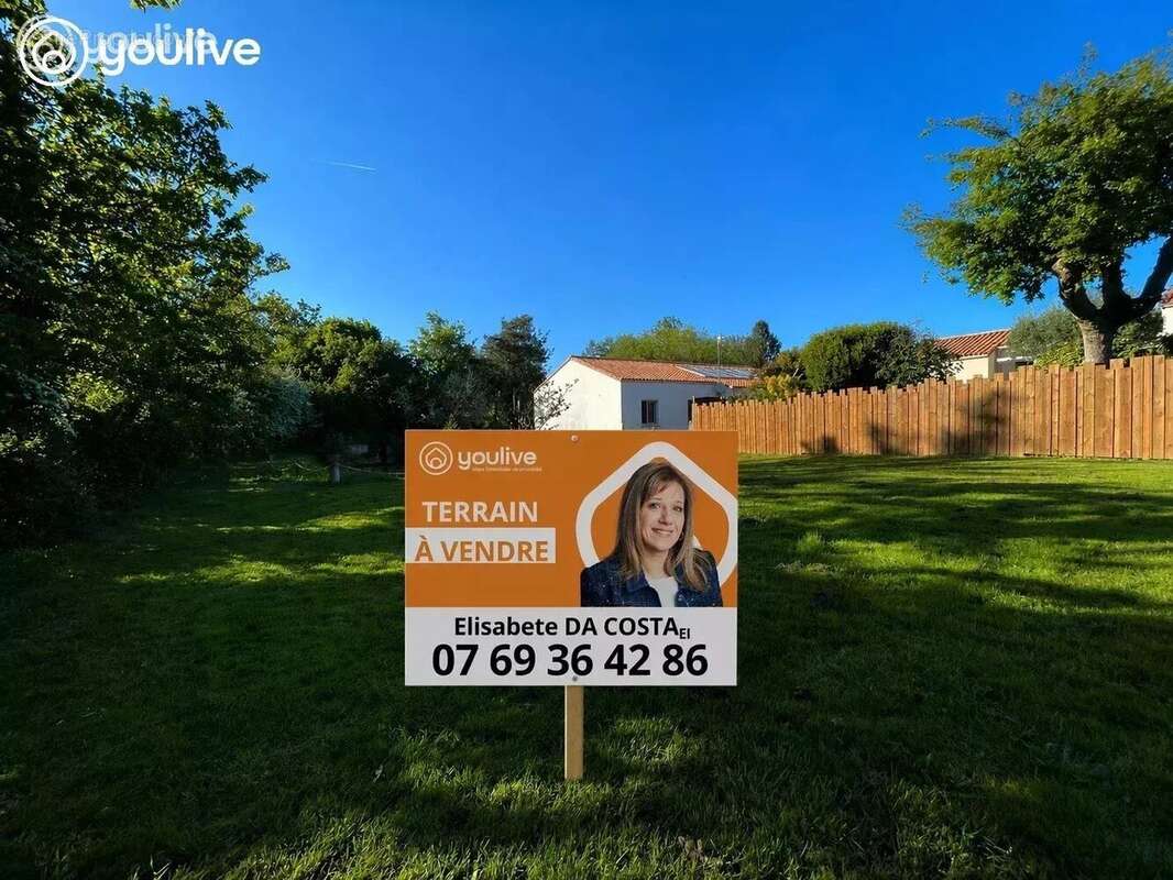 Terrain à MOUILLERON-LE-CAPTIF