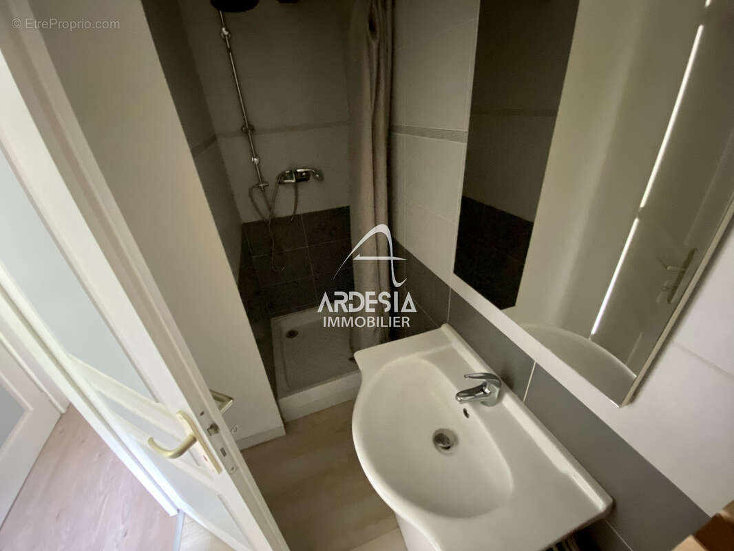Appartement à SAINT-JULIEN-MONT-DENIS