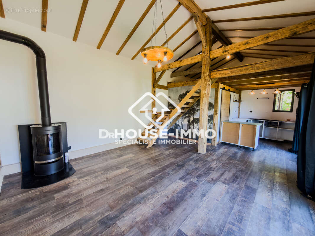 Maison à SAINT-VINCENT-DE-CONNEZAC