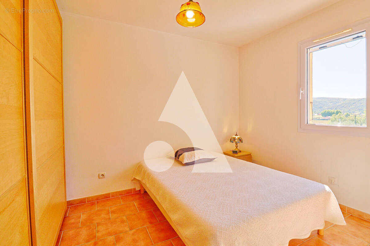 Maison à GREOUX-LES-BAINS