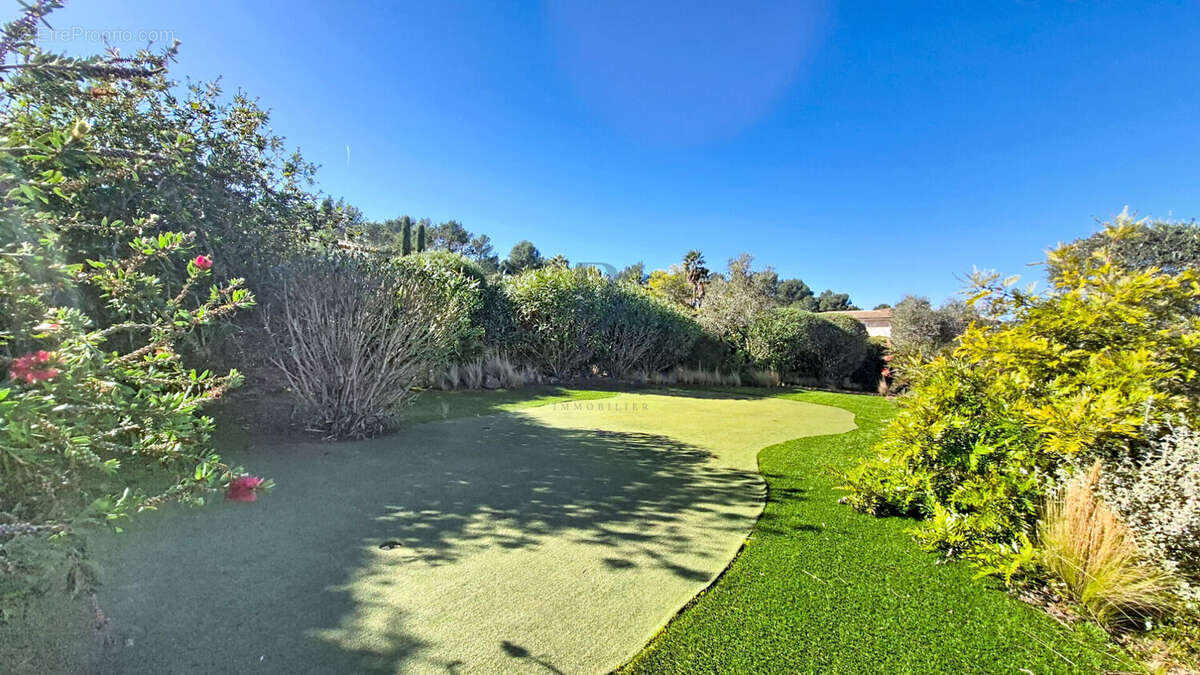 Maison à SAINT-RAPHAEL