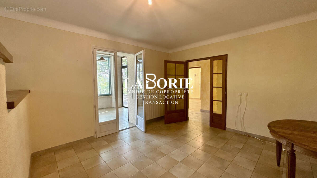 Maison 139 m² à Gordes  - photo 7