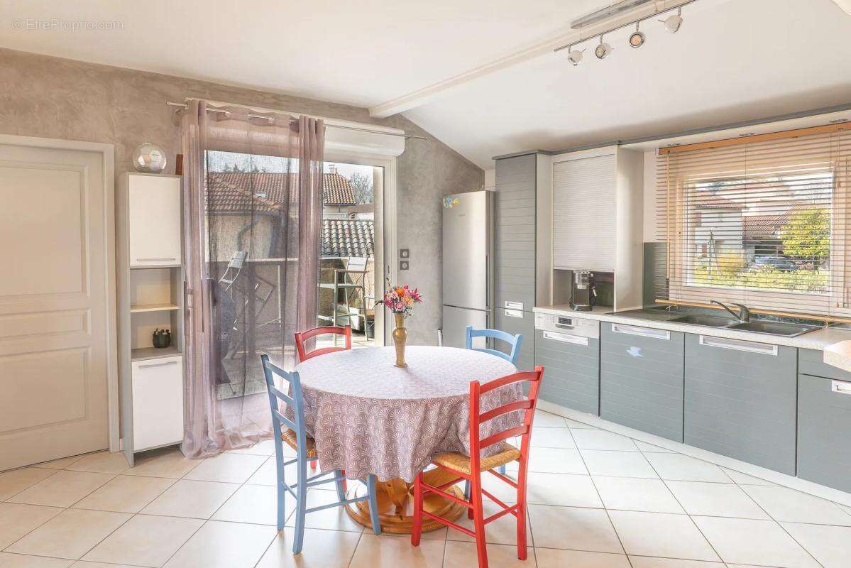 Appartement à VALENCIN