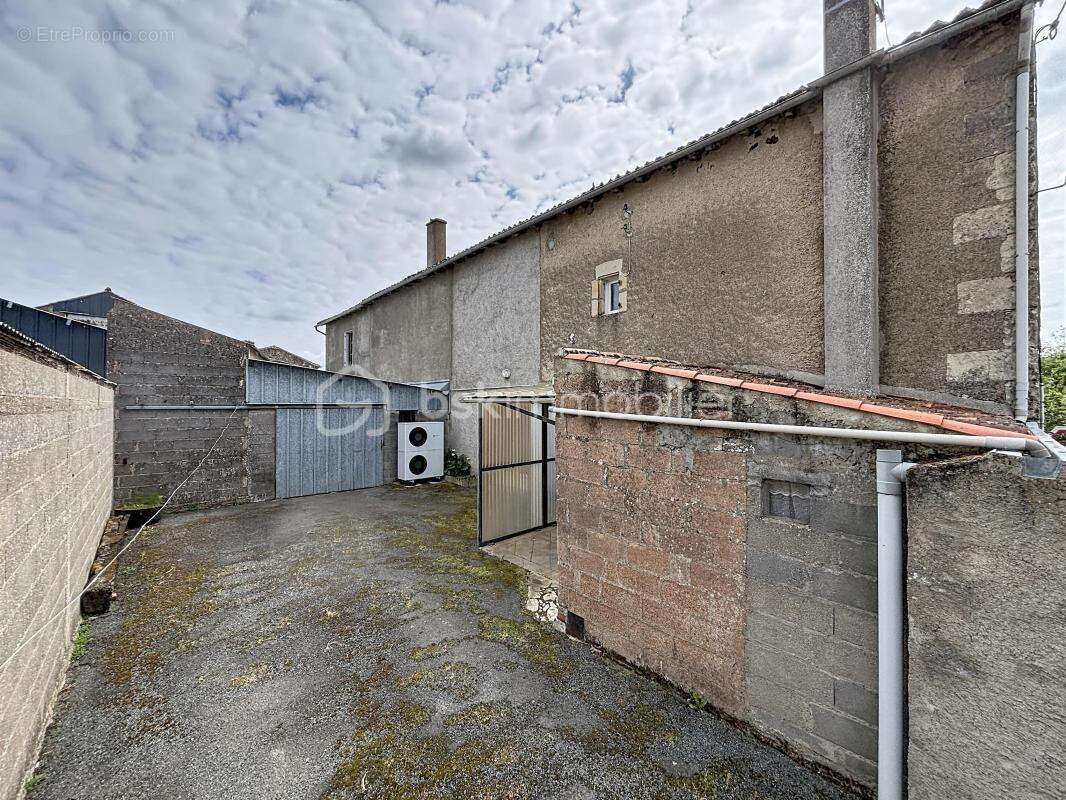 Maison à GENNETON