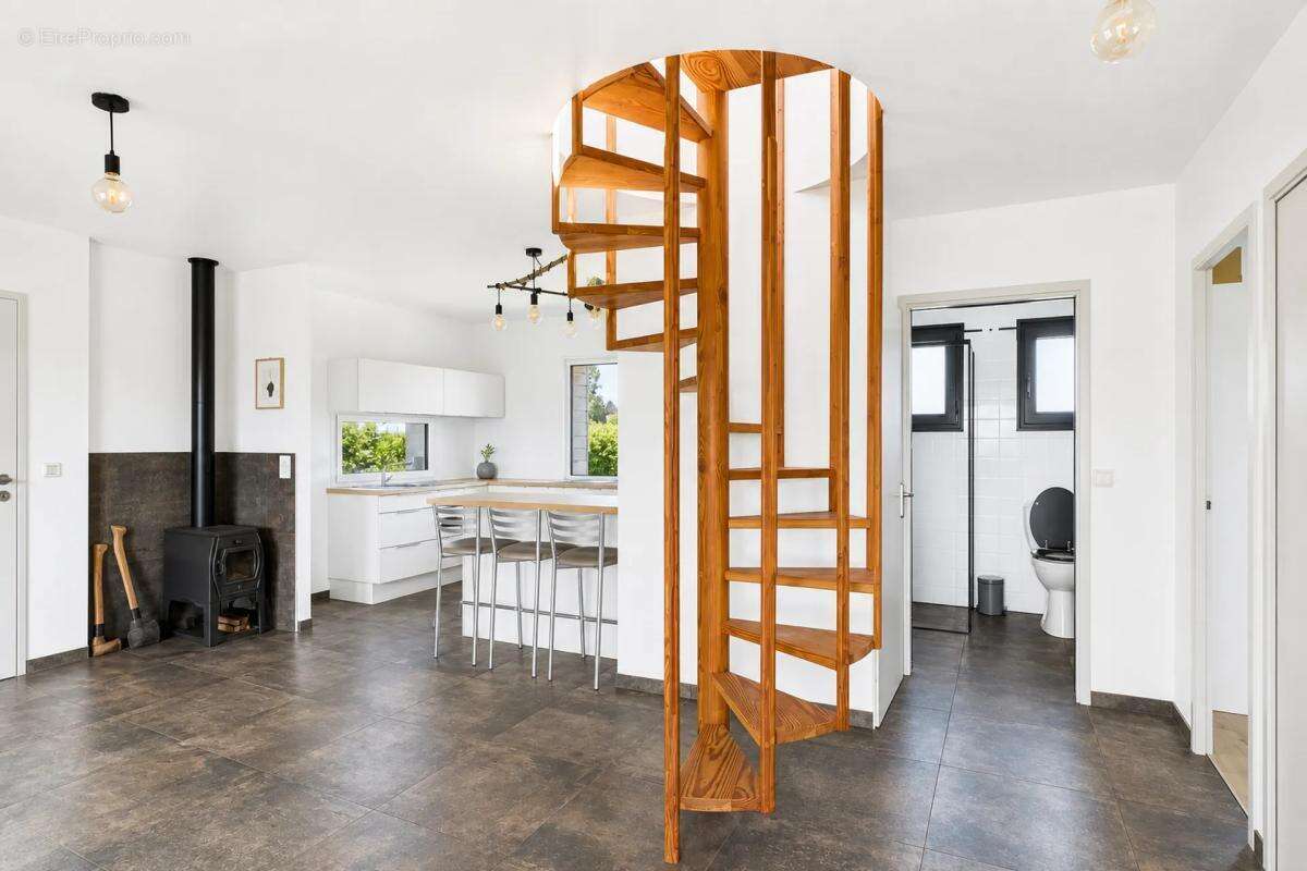 Maison de 5 pièces de 102 m² à Douarnenez - photo 2