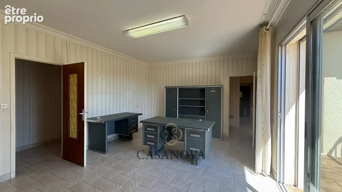 Villa d'architecte avec piscine, six chambres et appartement indépendant sur 1 720 m² de terrain - photo 15