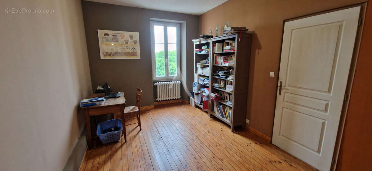 Maison à LES HERBIERS