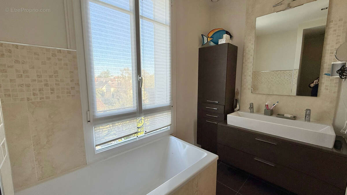 Maison à ENGHIEN-LES-BAINS