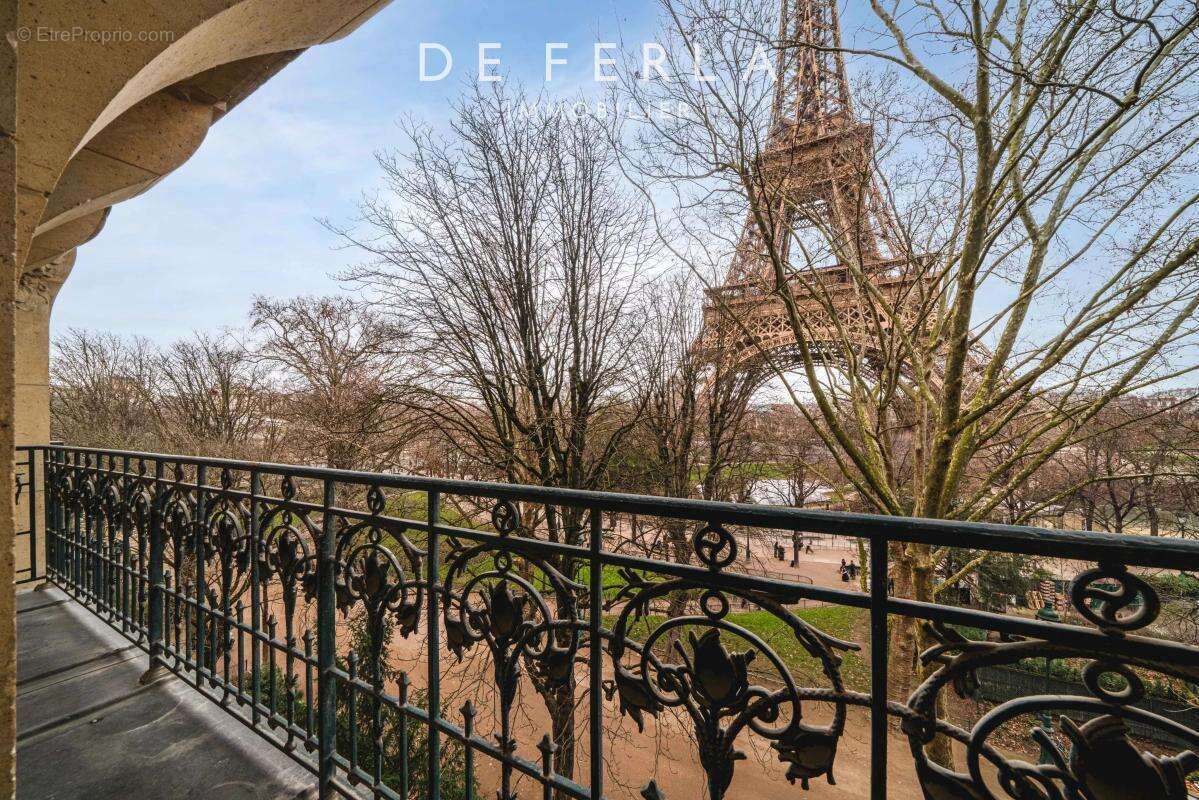 Appartement à PARIS-7E