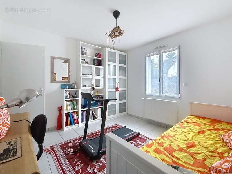 Maison à CHARENTILLY