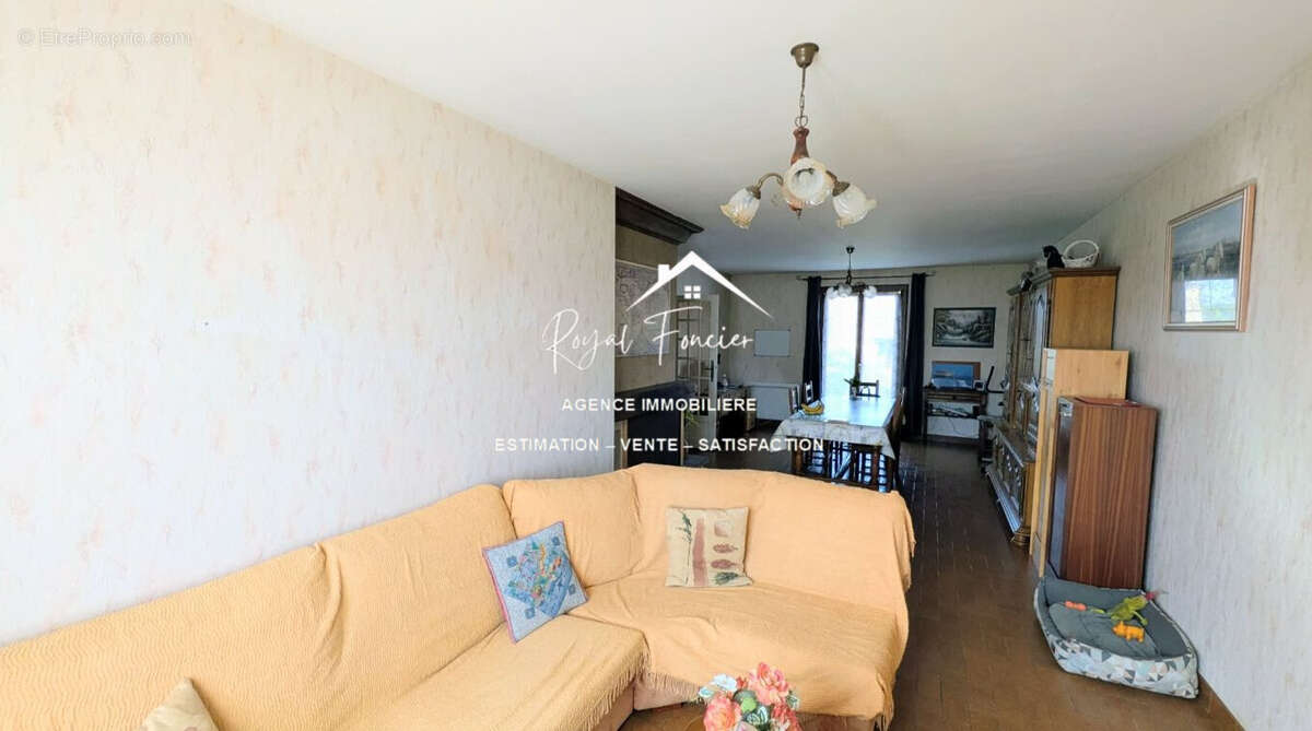 Séjour - Maison à DANGE-SAINT-ROMAIN