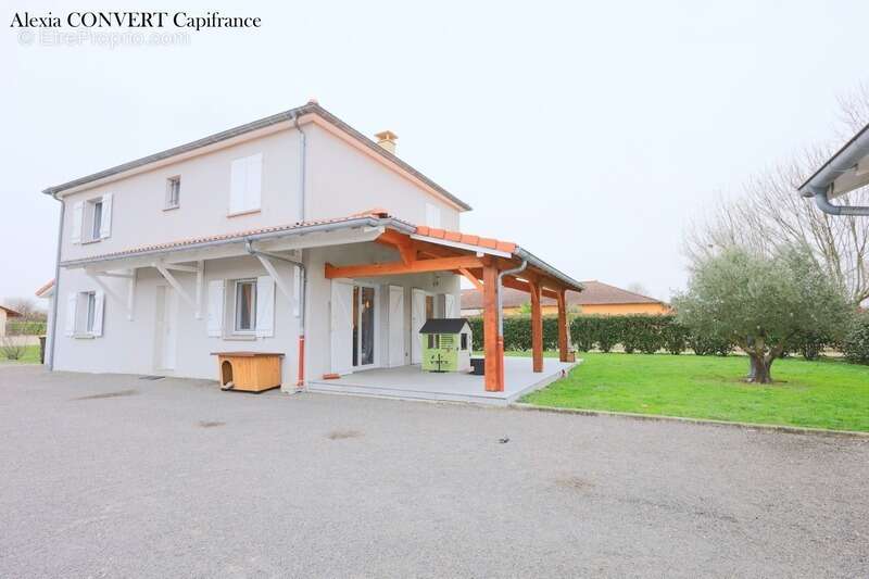 Maison à CRAS-SUR-REYSSOUZE