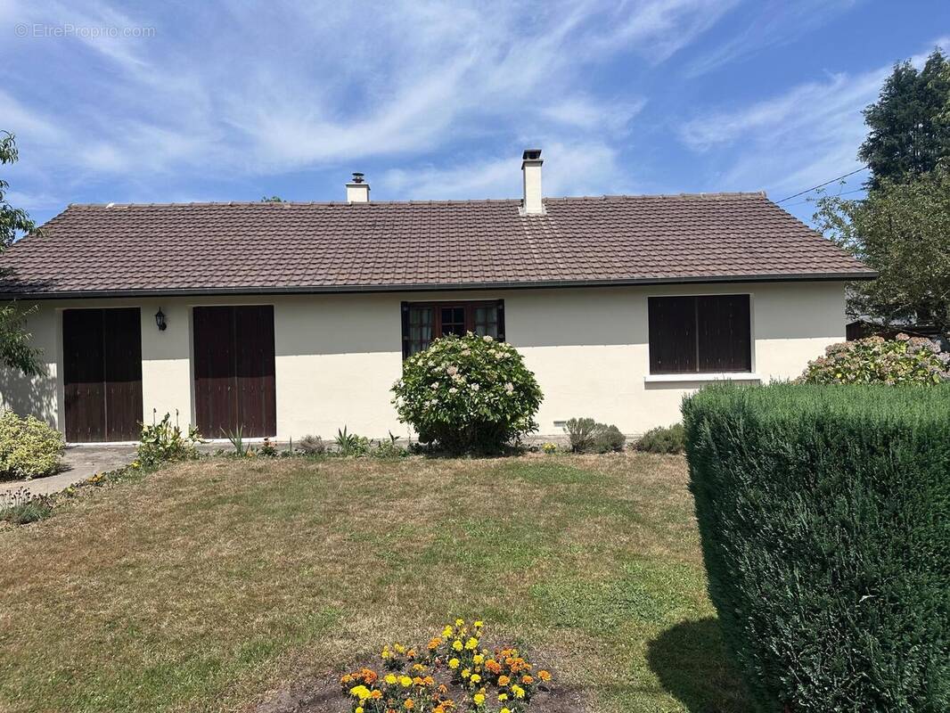 Photo 1 - Maison à SAINT-SYMPHORIEN
