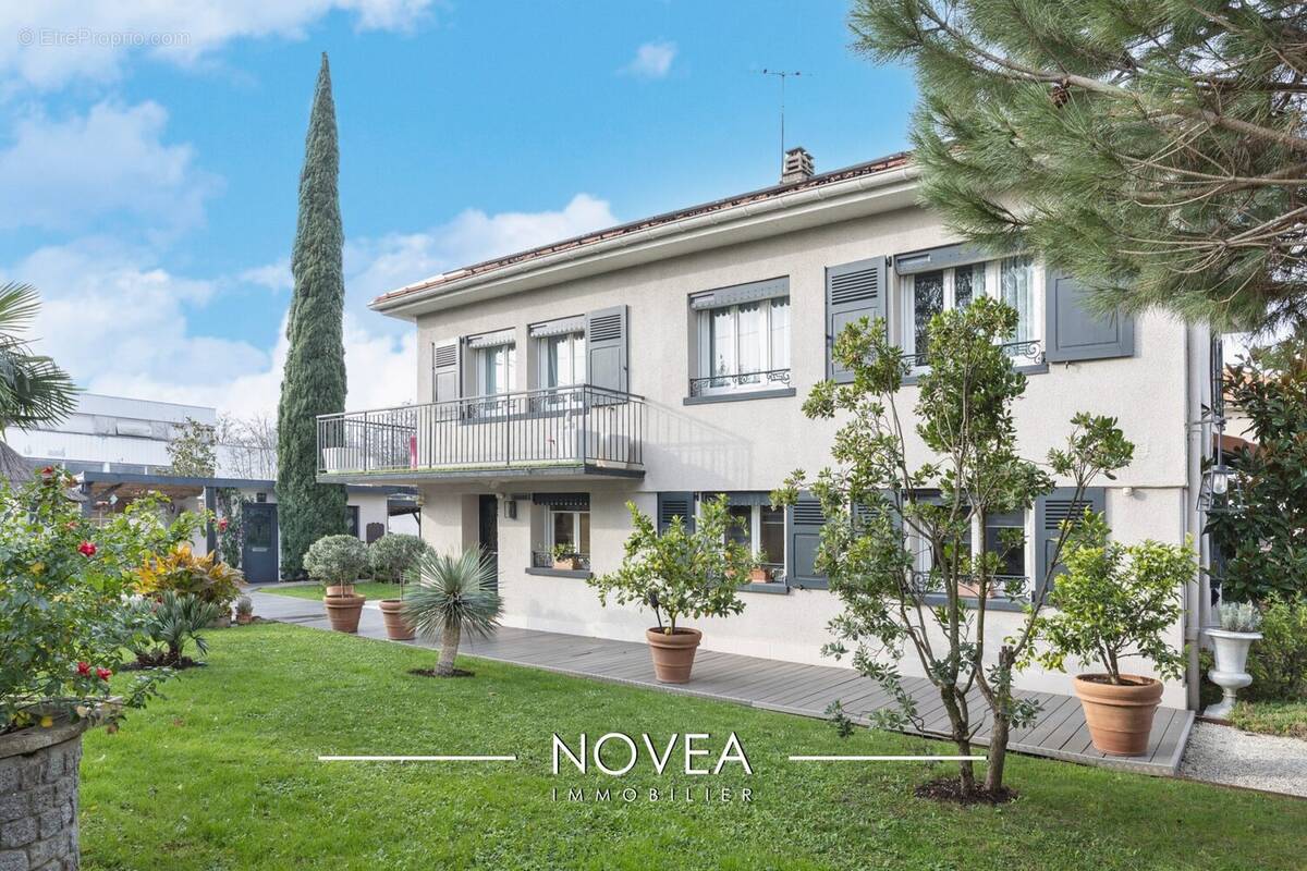 Maison à RILLIEUX-LA-PAPE