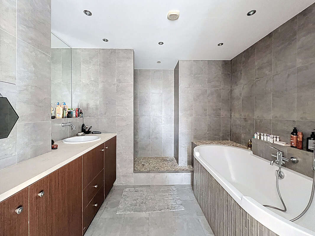 Appartement à SURESNES