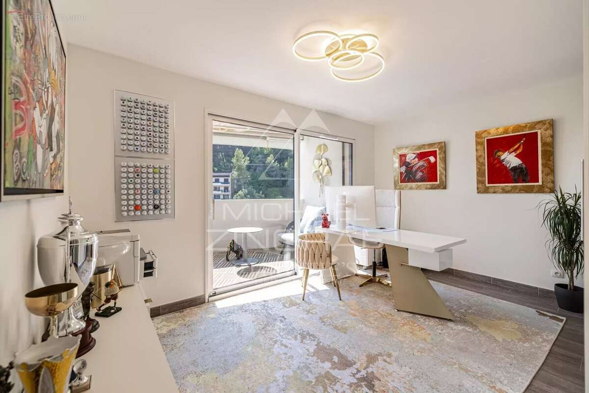 Appartement à EZE