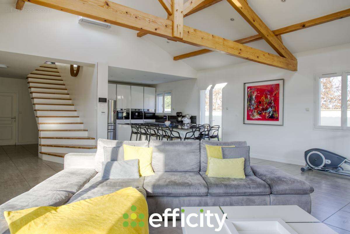 Maison à MESSIMY-SUR-SAONE